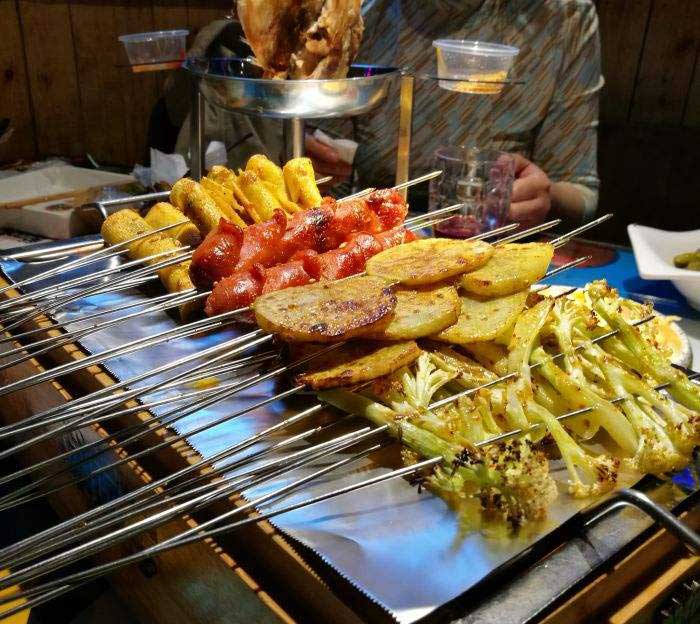 河东区街道音乐烧烤吧